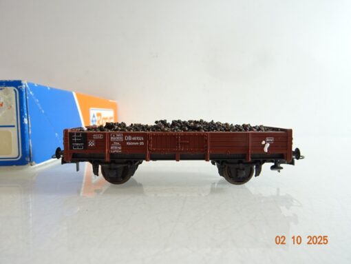 Roco H0 46011 Niederbordwagen mit Ladung Schotter der DB in OVP BH338 – Bild 3