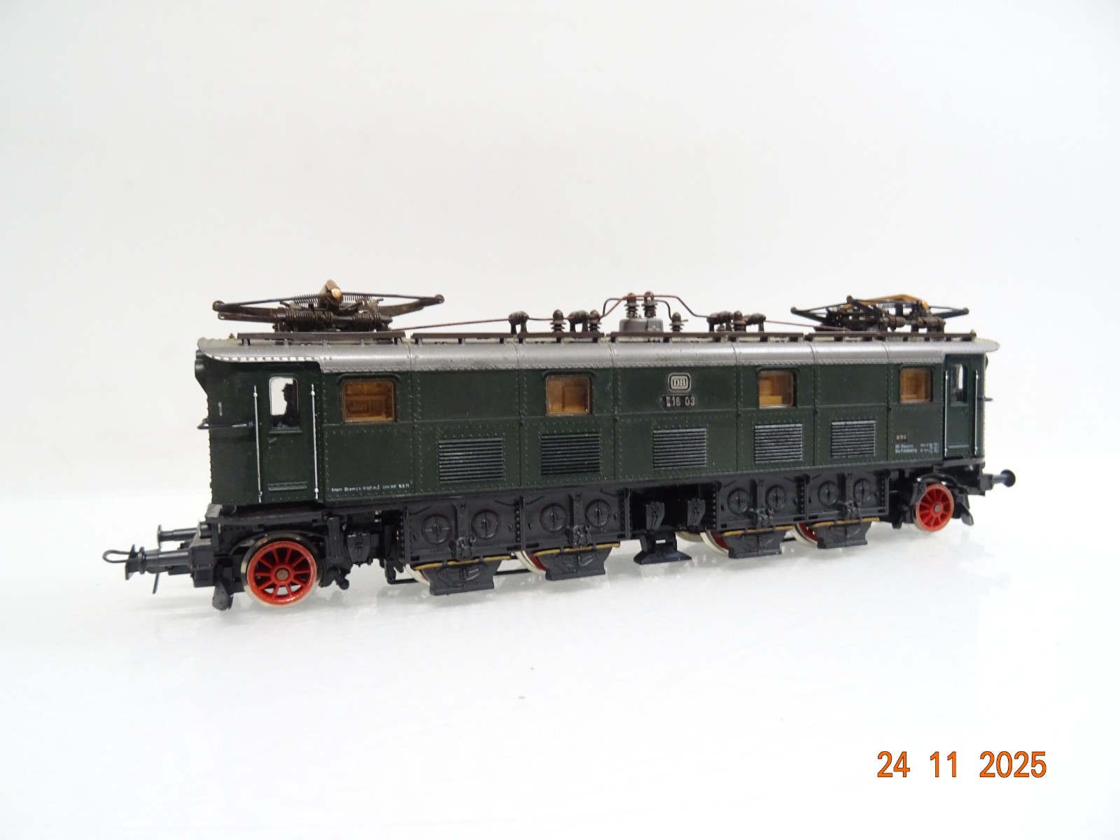 Roco H0 E-Lok E 16 03 der DB JL4714 o.