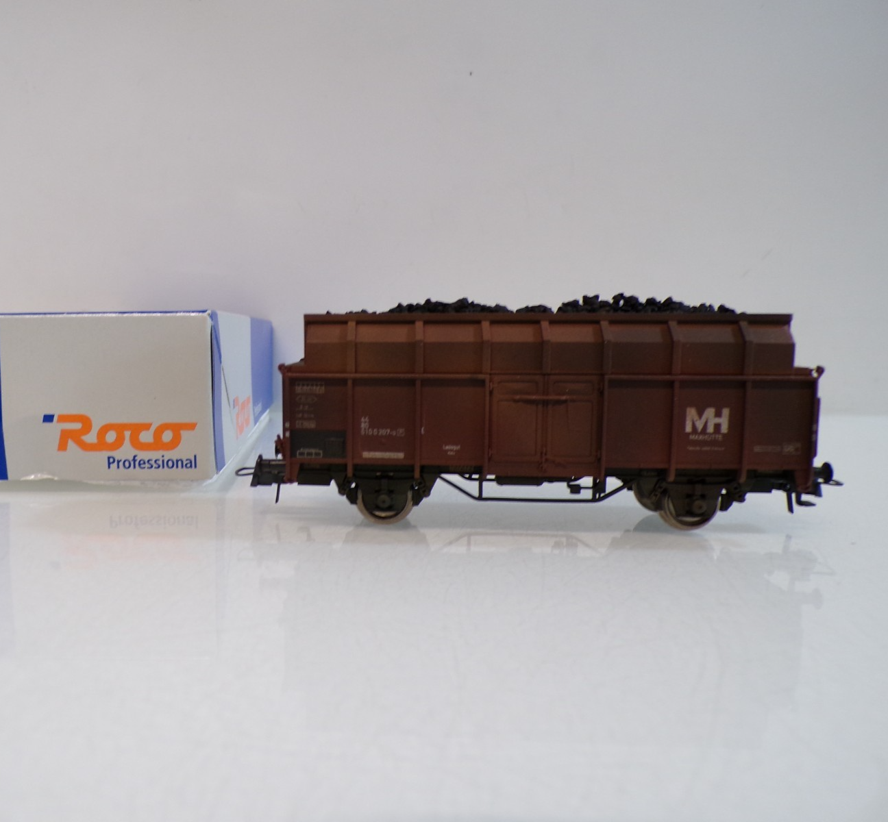 Roco H0 Hochbordwagen mit Kohleladung der DB in EVP BH1798
