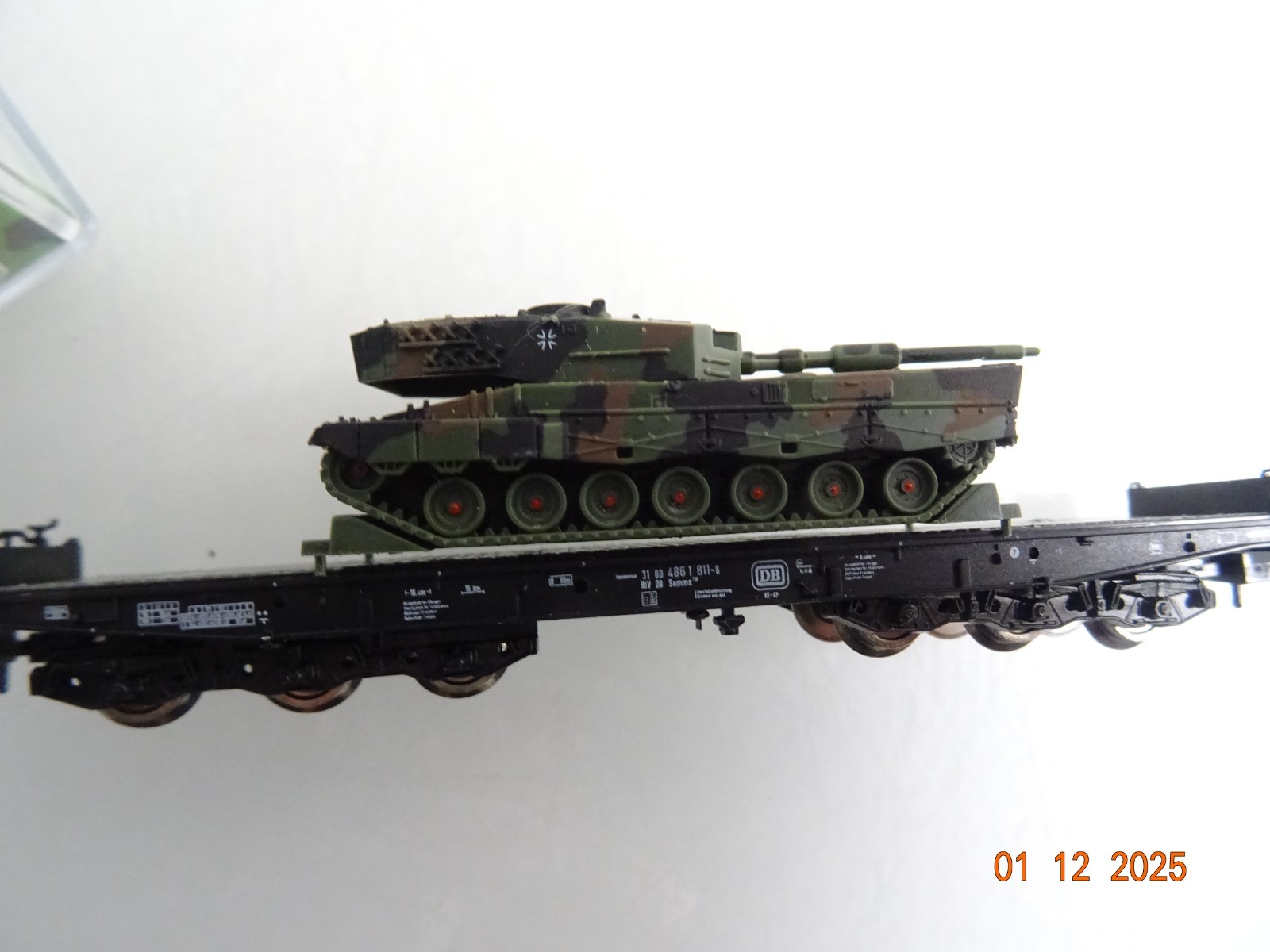 Roco Minitanks N 932 Schwerlastwagen mit Panzer in OVP RR5148 – Bild 5