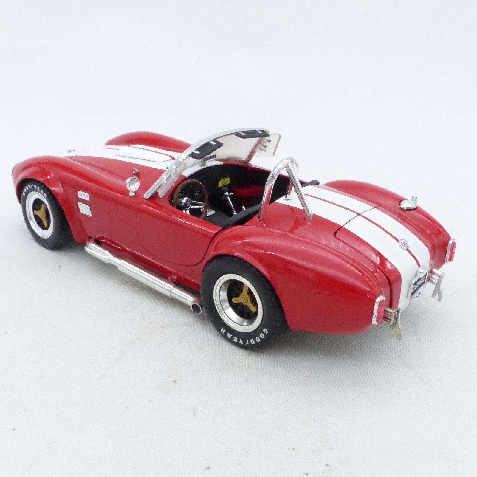 Shelby Collectibles Inc. 1:18 Shelby Cobra 427 S/C rot/weiß in Tüte o. EX8441 – Bild 4