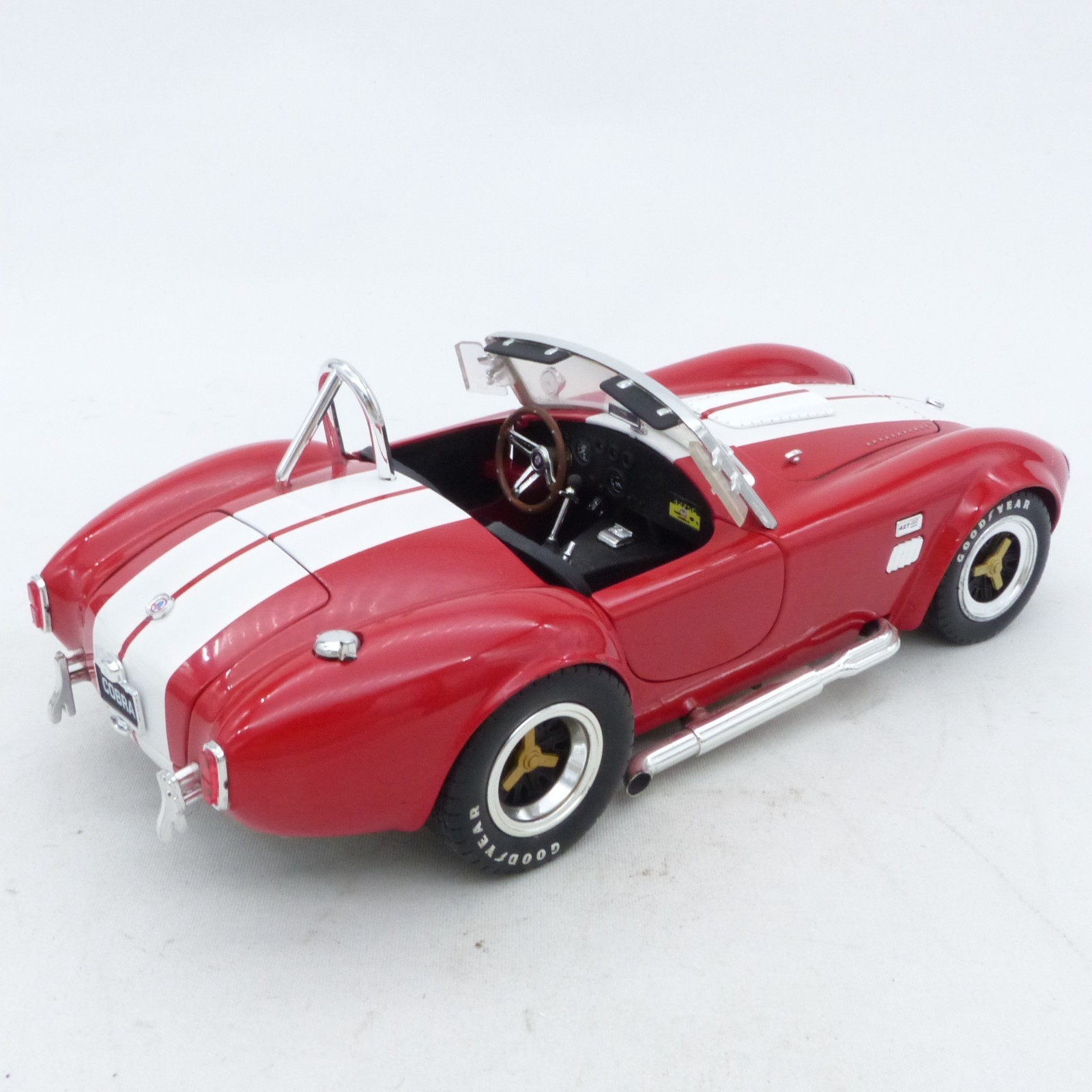 Shelby Collectibles Inc. 1:18 Shelby Cobra 427 S/C rot/weiß in Tüte o. EX8441 – Bild 6