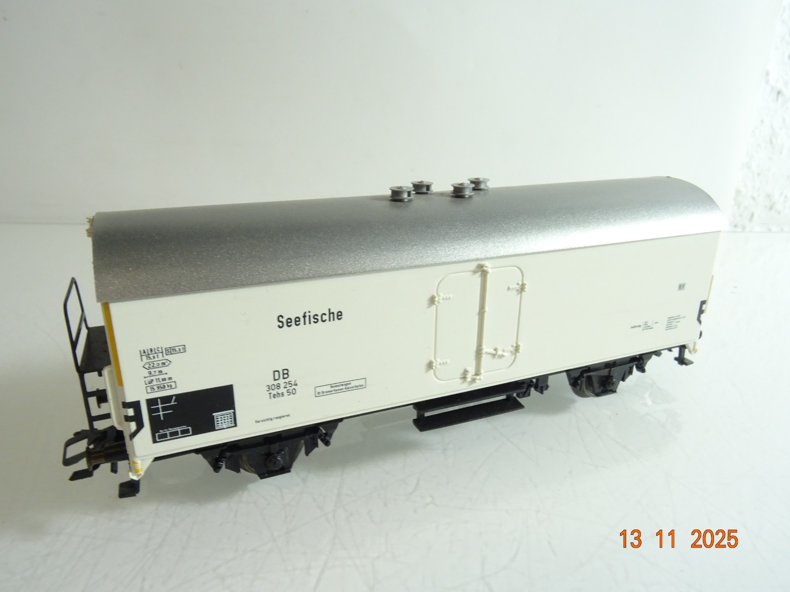 Trix H0 AC gedeckter Güterwagen Seefische der DB RR4545 o. – Bild 3