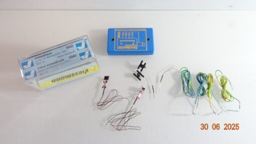 Viessmann H0 5060 Andreaskreuze mit Blinkelektronik siehe Foto in OVP CK9143