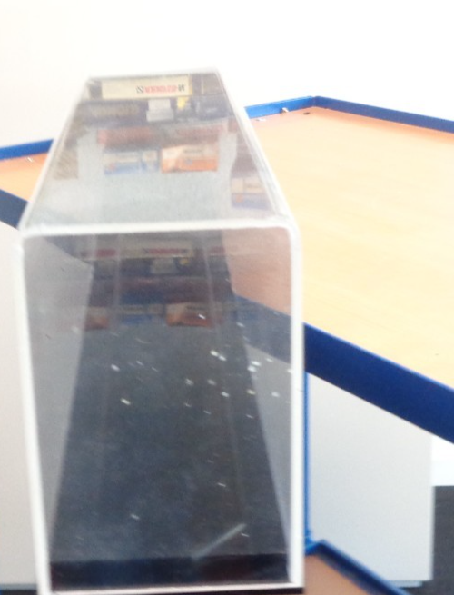 Vitrine Spur 0? Kunstoff Plexiglas ca. 110cm x 14cm x9cm siehe Foto PK1998 – Bild 4