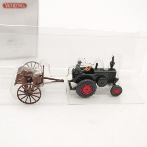 Wiking 1:87 889 02 31 Traktor Lanz mit Schlepprechen in OVP RR1712