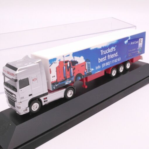 Albedo 1:87 DAF Sattelzug " Truckers best Friend. " in PC Box EZ7544