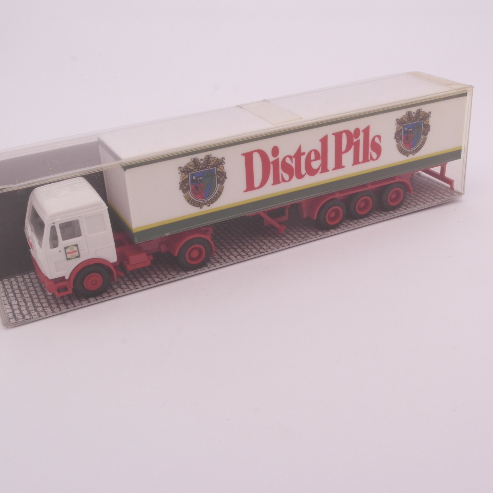 Albedo 1:87 MB NG Koffer-Sattelzug Distel Pils in OVP RT1701