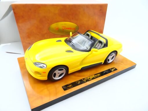 Bburago / Burago 1:18 3765 Dodge Viper RT/10 auf Holzplatte in OVP RR2014