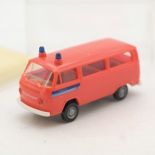 Brekina 1:87 3315 VW Bus T2 Kombi Flughafen Frankfurt Main in OVP QR2671