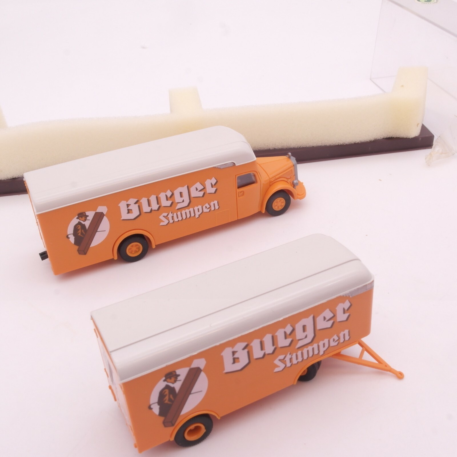 Brekina 1:87  5517 Mercedes Benz L6600 Hängerzug Burger Stumpen in OVP RT8170 – Bild 3