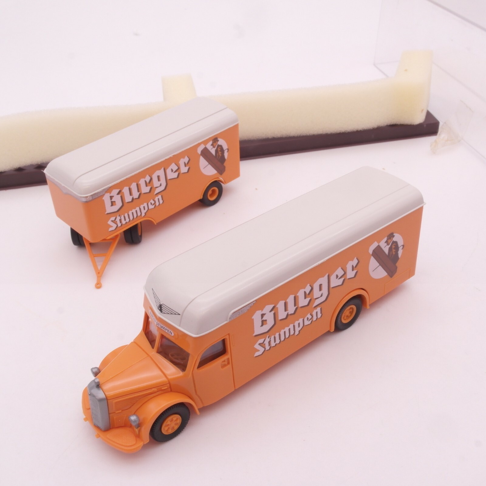 Brekina 1:87  5517 Mercedes Benz L6600 Hängerzug Burger Stumpen in OVP RT8170