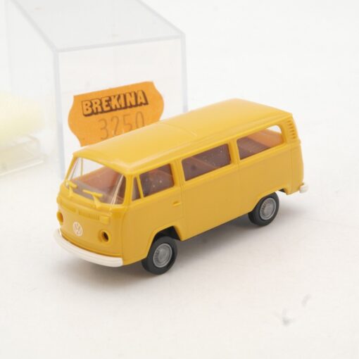 Brekina 1:87 Volkswagen VW T2 Bus in EVP QR2040