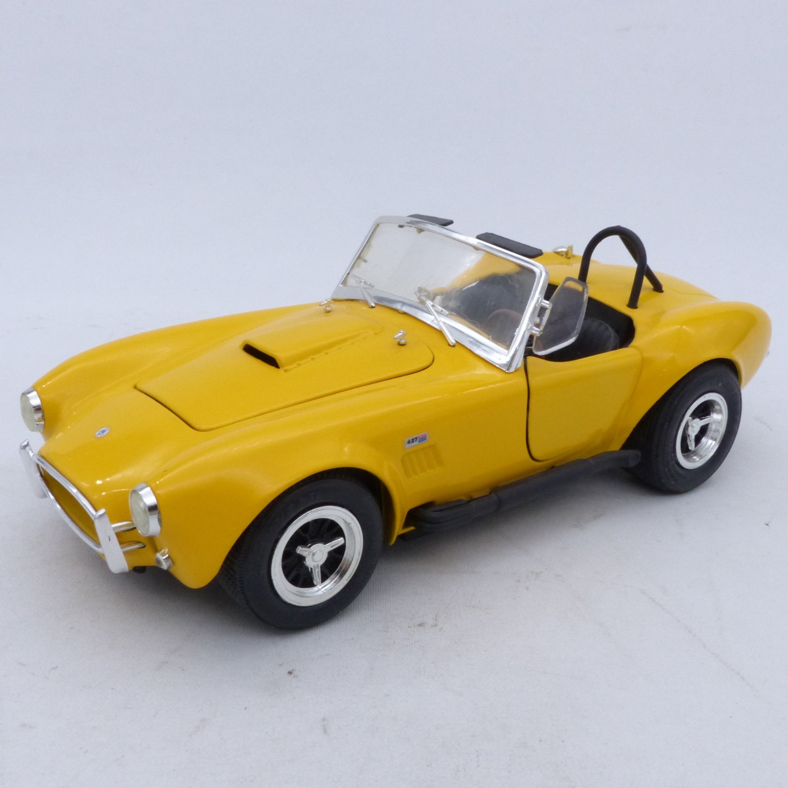 ERTL 1:18 Shelby Cobra 427 1964 gelb in Tüte siehe Bilder o. EX8376 – Bild 3
