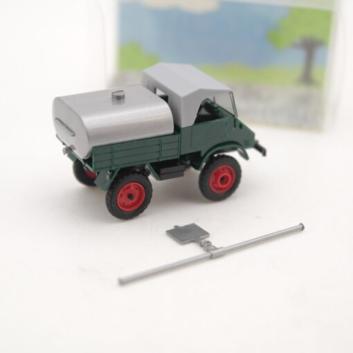 Epoche 1:87 204137 Unimog 411 Sprengwagen in OVP RR1865 – Bild 3