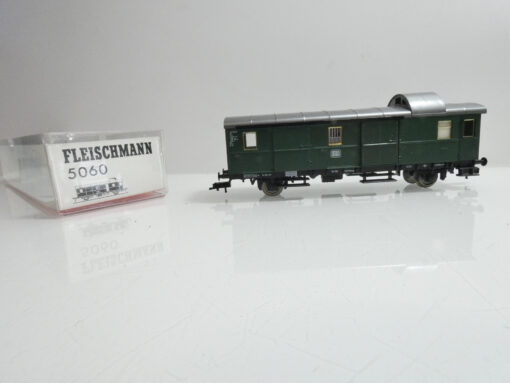 Fleischmann H0 5060 Gepäckwagen mit Beleuchtung der DB in OVP AR4379