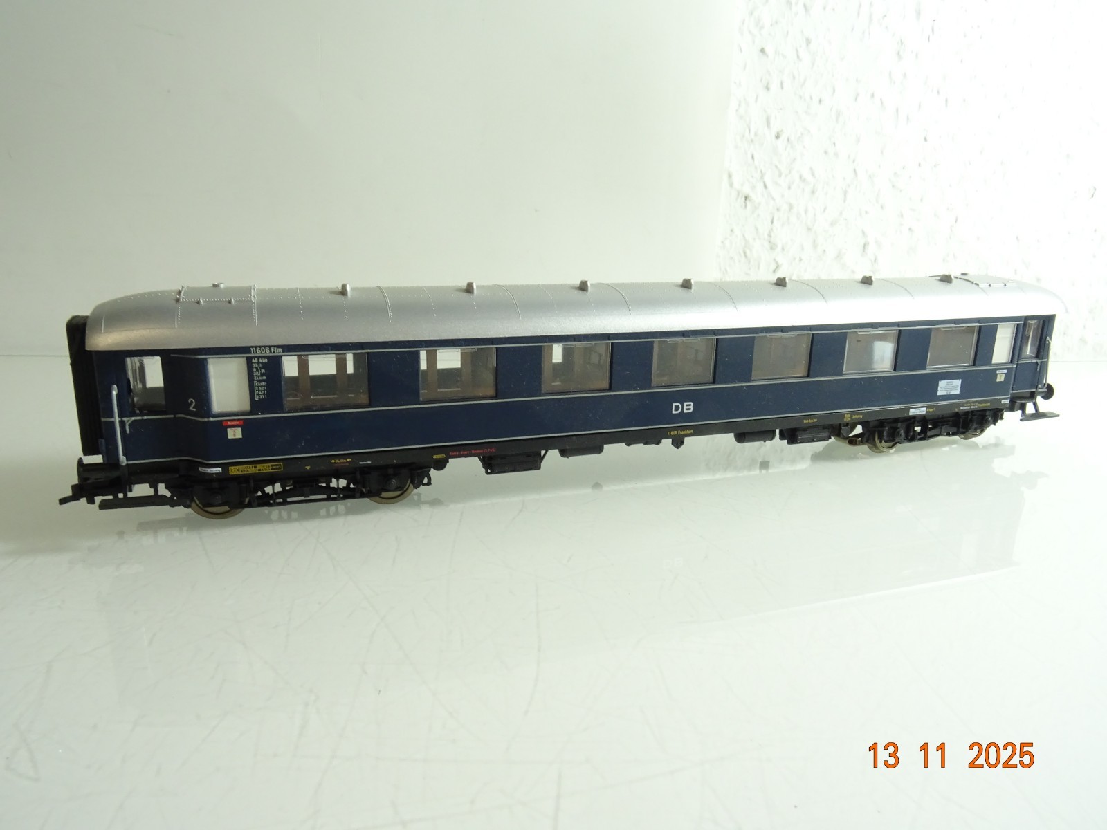 Fleischmann H0 5840K Schnellzugwagen 2.Klass der DB ohne Licht RR4582 o.