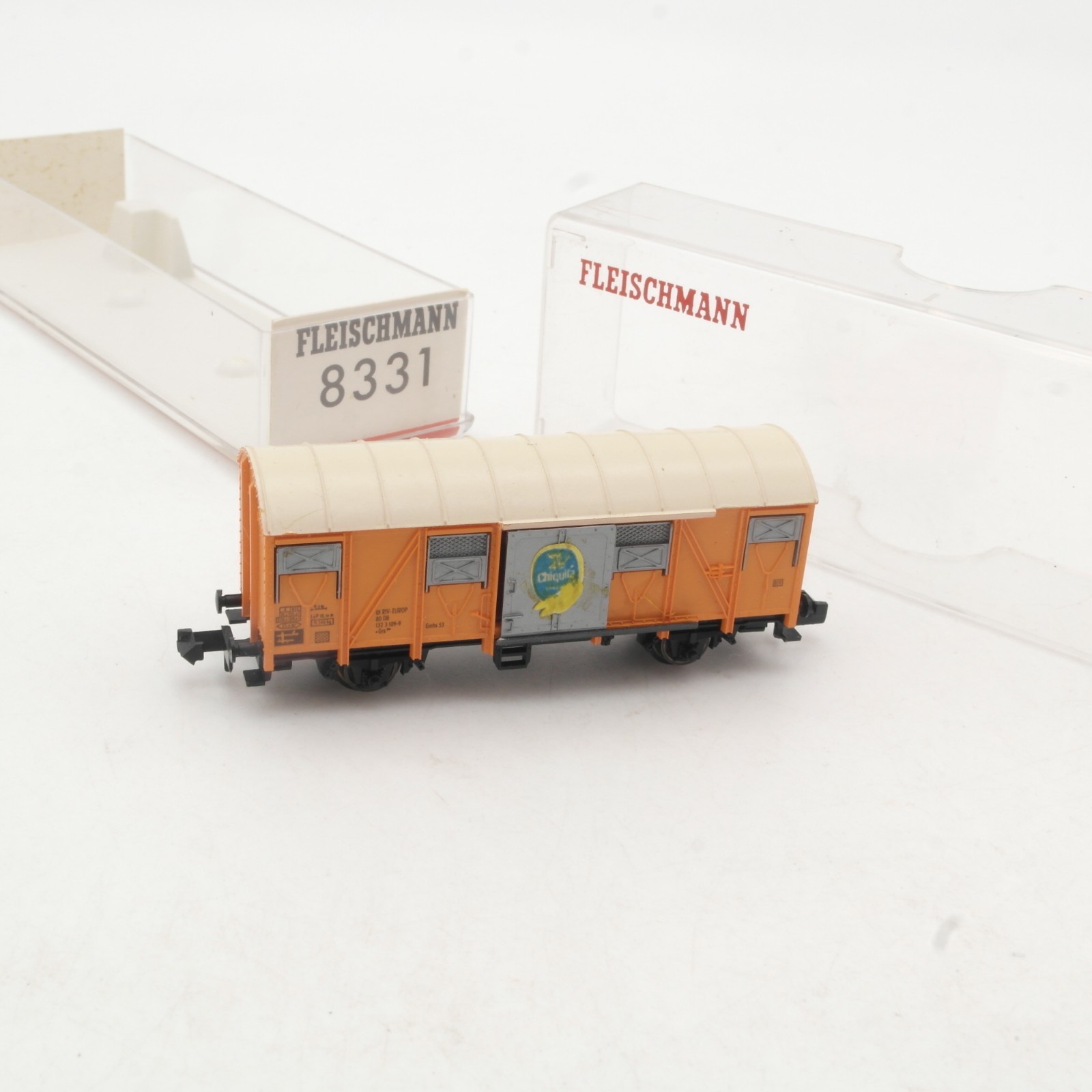 Fleischmann N 8331 gedeckter Güterwagen Chiquita in OVP RR4935