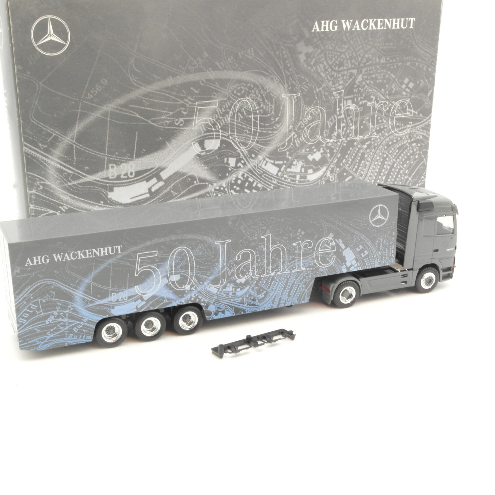 Herpa 1:87 SoMo MB Sattelzug 50 Jahre AHG Wackenhut in OVP RA6681 – Bild 3
