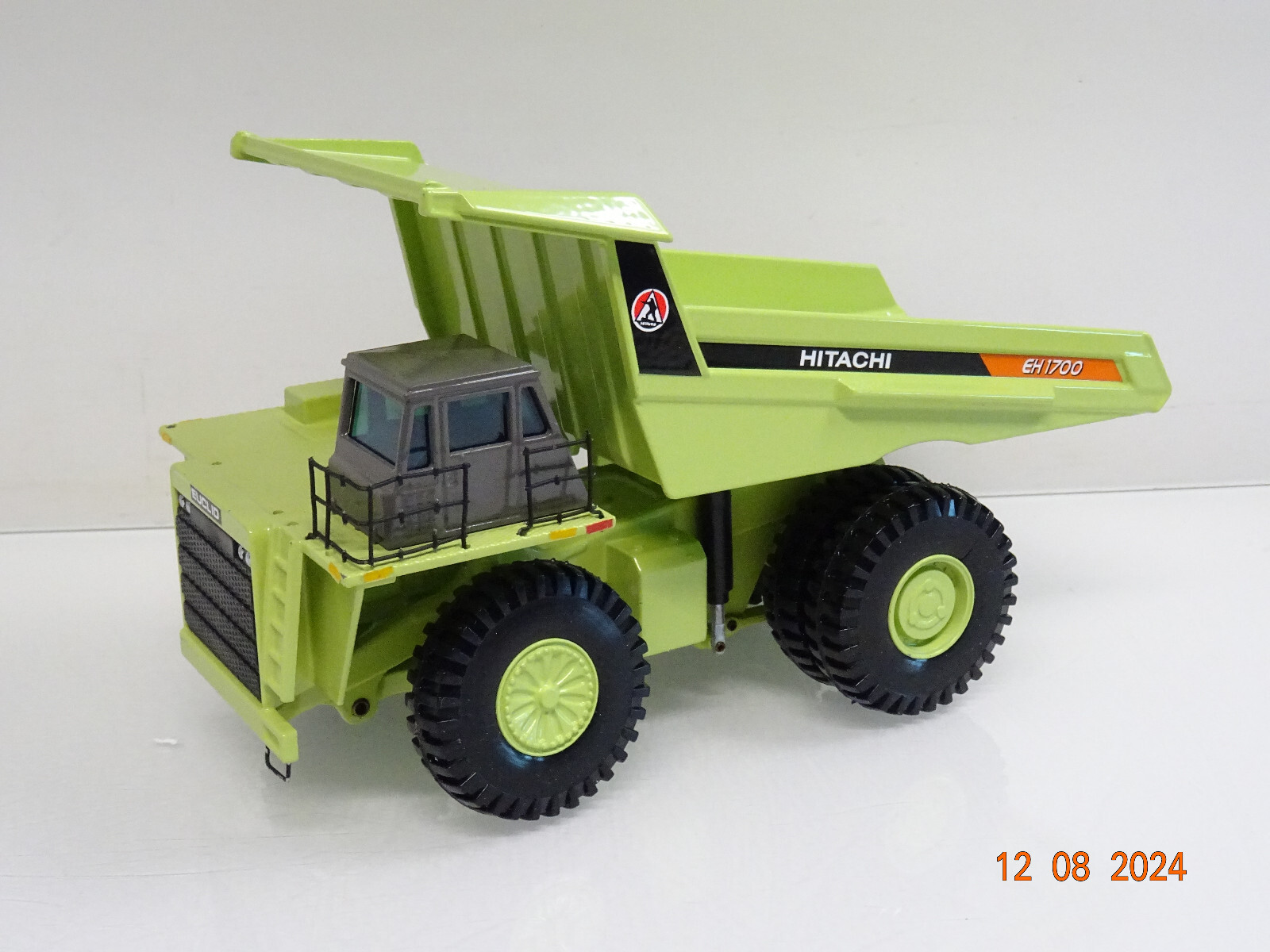 JOAL 1:50 Muldenkipper Hitachi EH 1700 Diecast in OVP LE5092