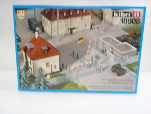 Kibri H0 18908 Bausatz Wachgebäude Haupttor Bundeswehr in OVP QR4434