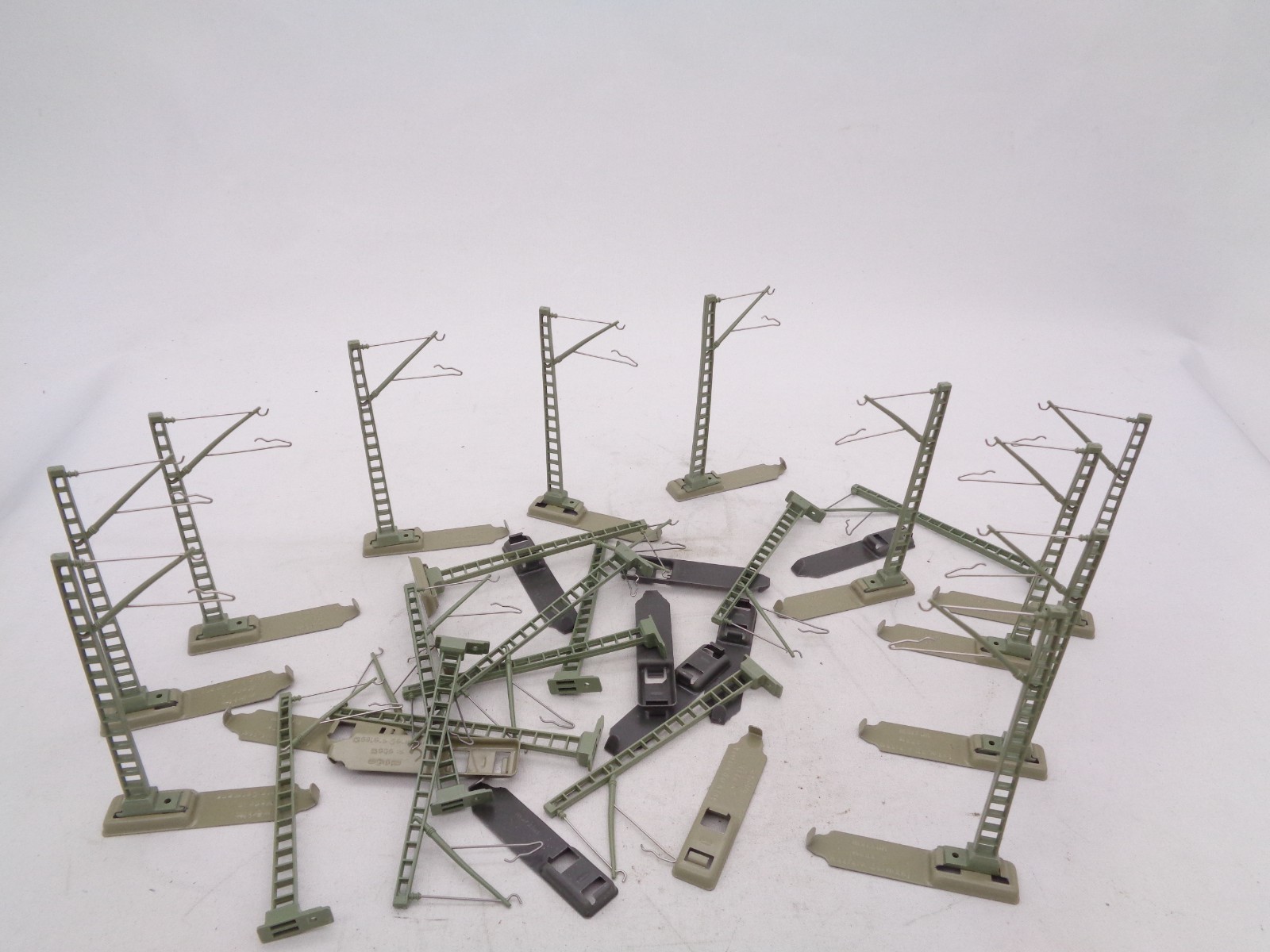 Konvolut H0 Oberleitungsmasten ca 20 St aus Anlagenrückbau siehe Foto PK2616 o.