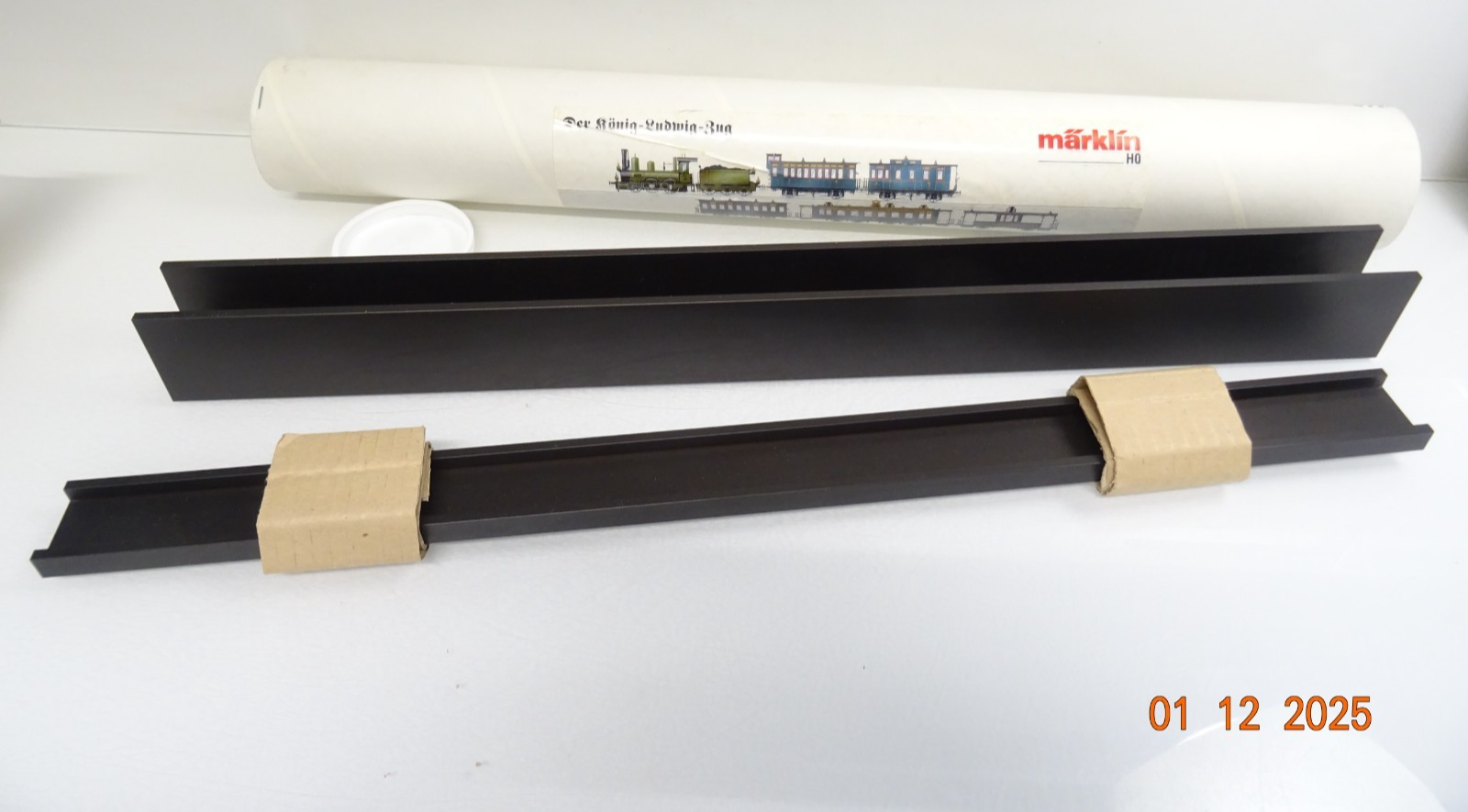 Märklin H0 4396/4398/4399 Präsentations-Sockel aus Metall ca570 mm in OVP JL4775