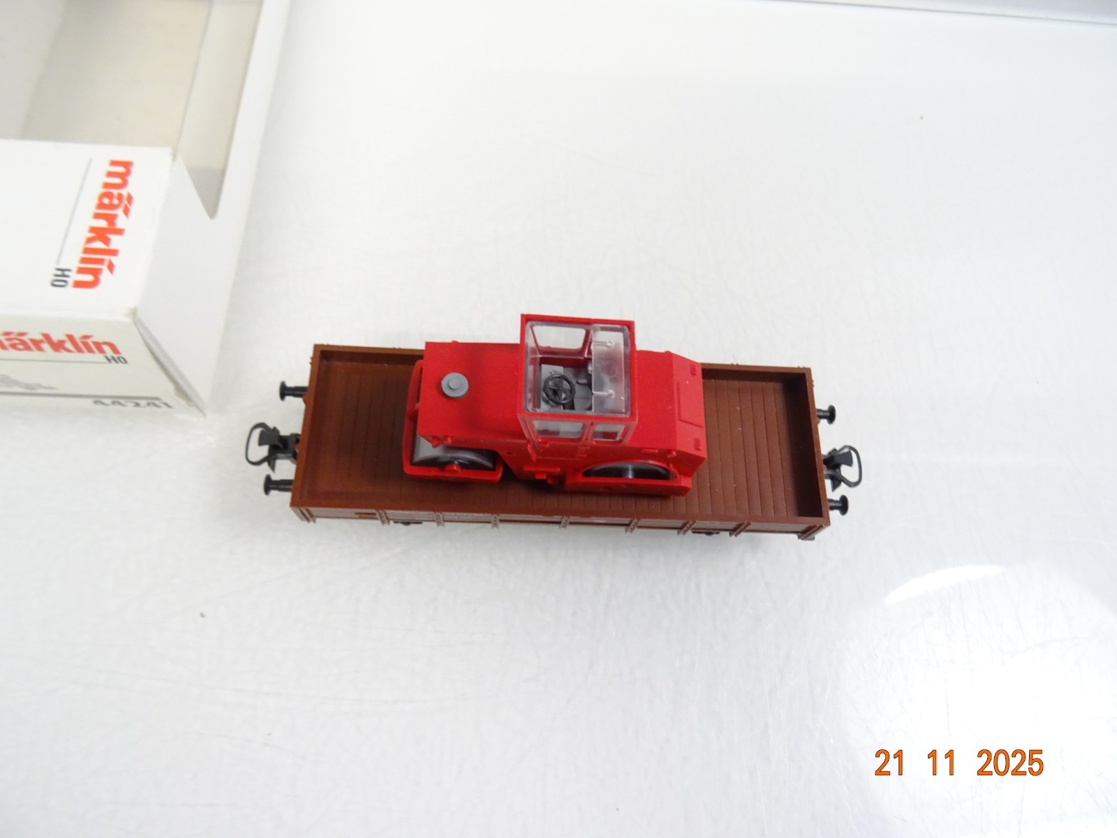 Märklin H0 44241 Niederbordwagen mit Walze in OVP BH1332 – Bild 3