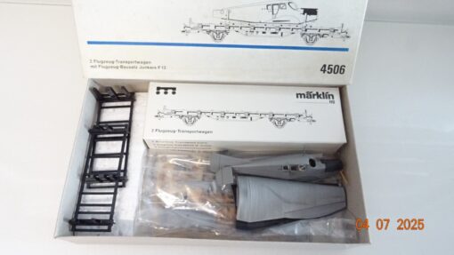 Märklin H0 4506 2 Flugzeugtransportwagen m. Flugzeug-Bausatz in OVP PR8837