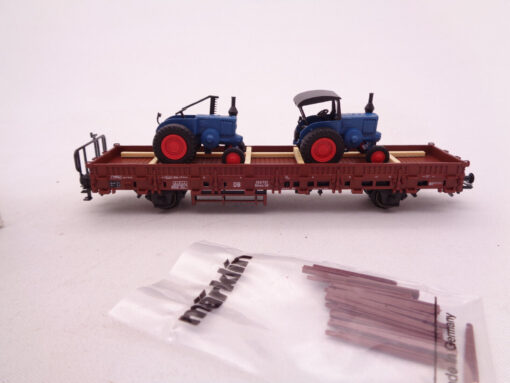 Märklin H0 46976 Niederbordwagen mit 2 Traktoren der DB in OVP AR6701 – Bild 3