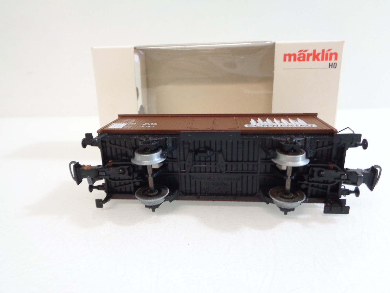 Märklin H0 gedeckter Güterwagen mit Bremserhaus Schwartau in OVP RR5640 – Bild 4