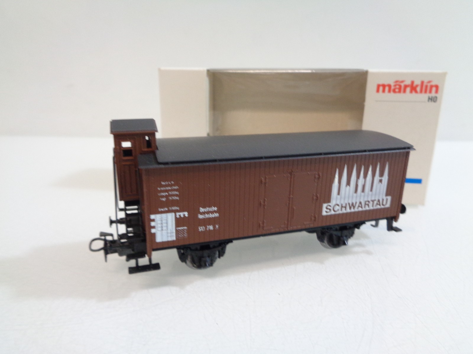 Märklin H0 gedeckter Güterwagen mit Bremserhaus Schwartau in OVP RR5640
