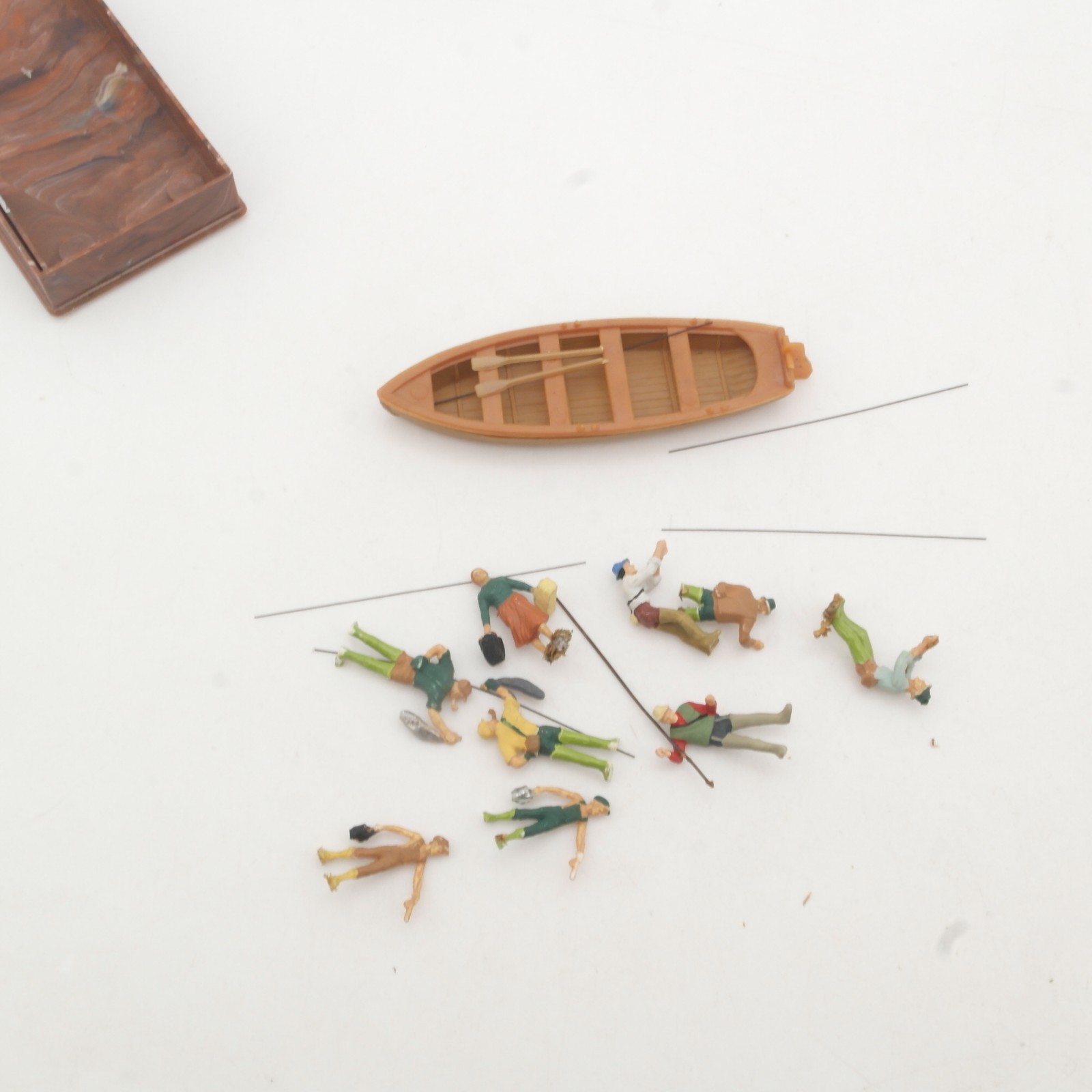 Merten? H0 Set Figuren Angler mit Boot in EVP RR5565