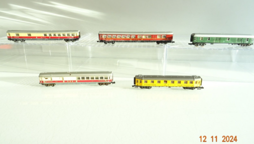 Minitrix/Arnold etc. N Personenwagen 5 Stück siehe Fotos PR3829 o.