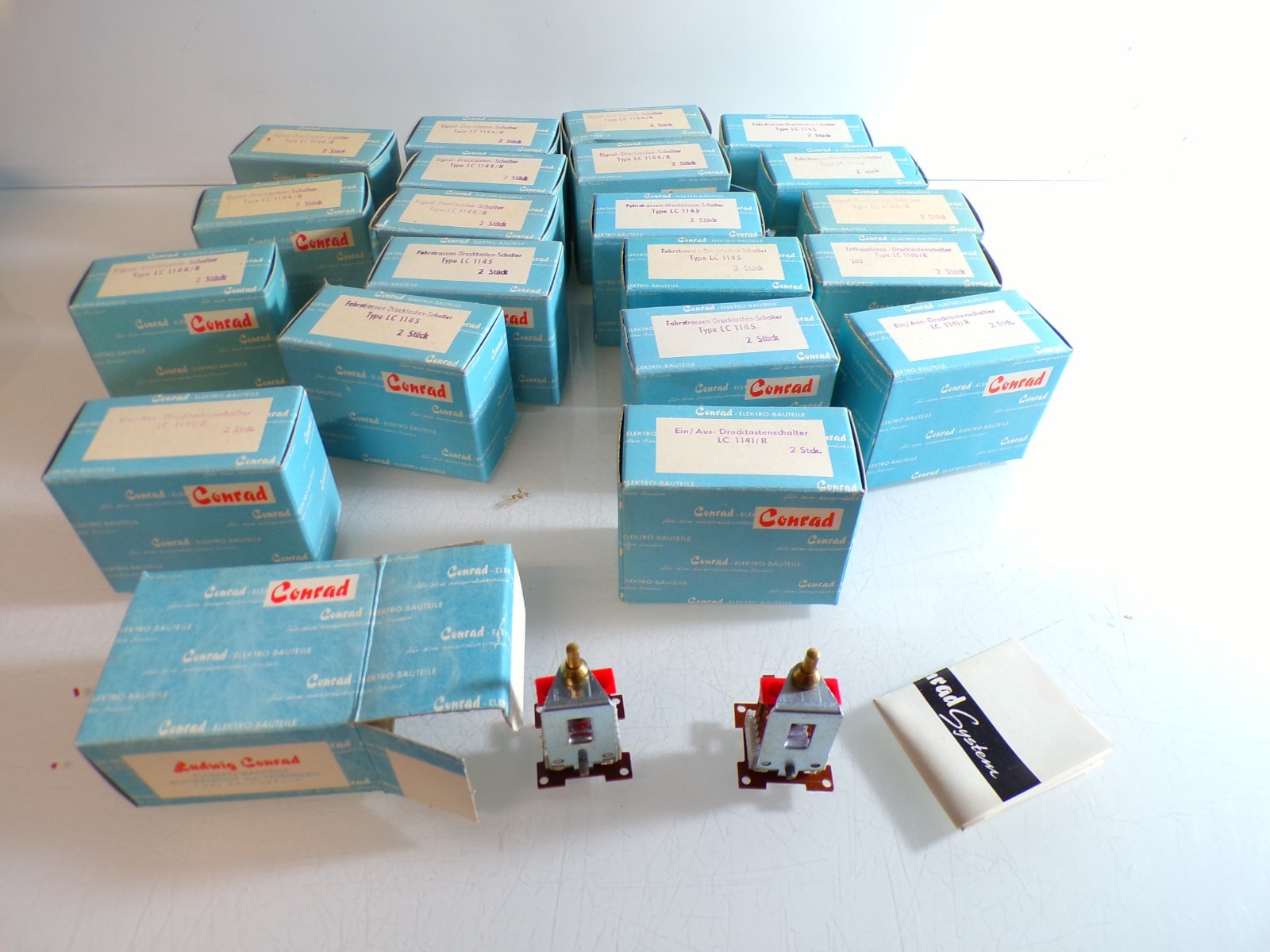 Modellbau Konvolut Drucktaster Schalter siehe Foto PK2229 o. – Bild 3