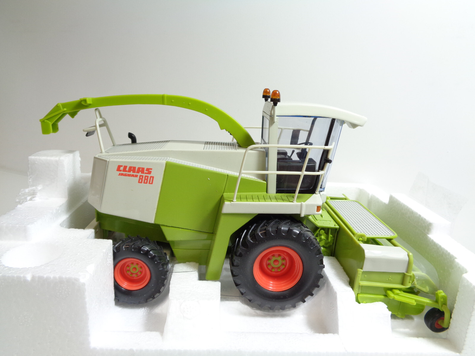 Norscot 1:32 56003 Feldhäcksler mit Pickup Claas Jaguar 880 in OVP JD2631 – Bild 4