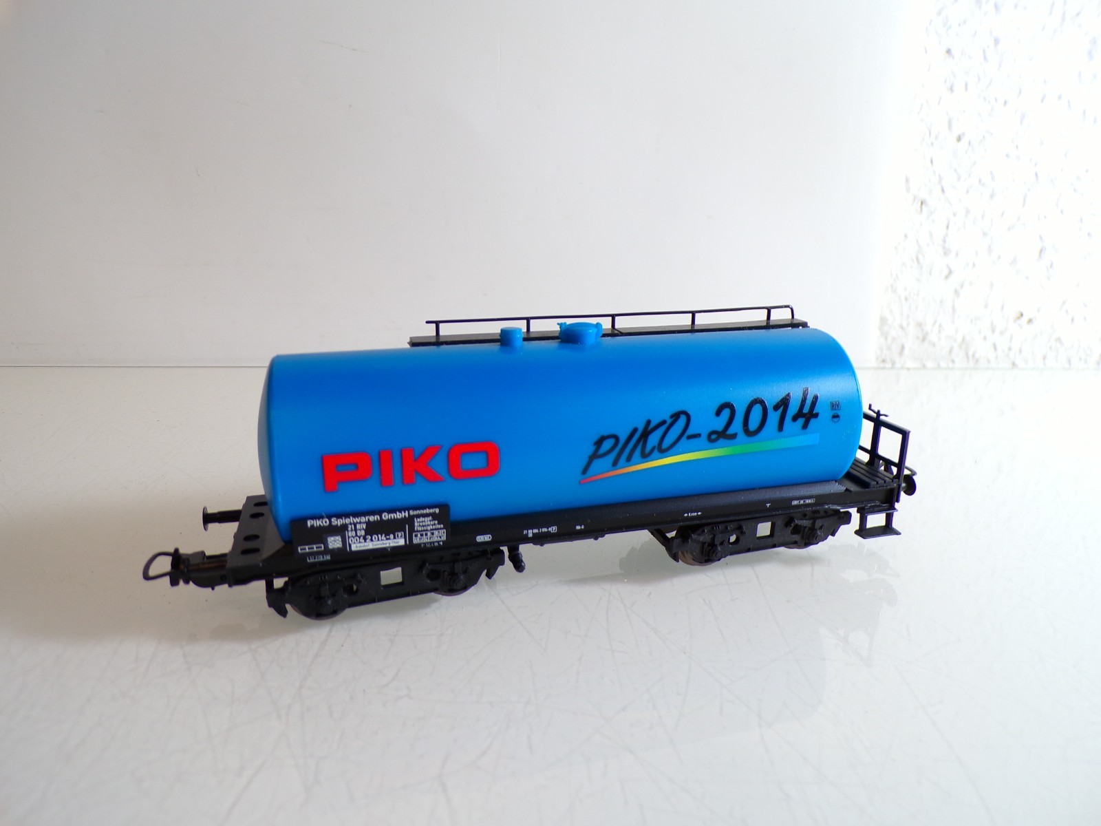 Piko H0 Kesselwagen Piko 2014 der DB RR4692 o. – Bild 3