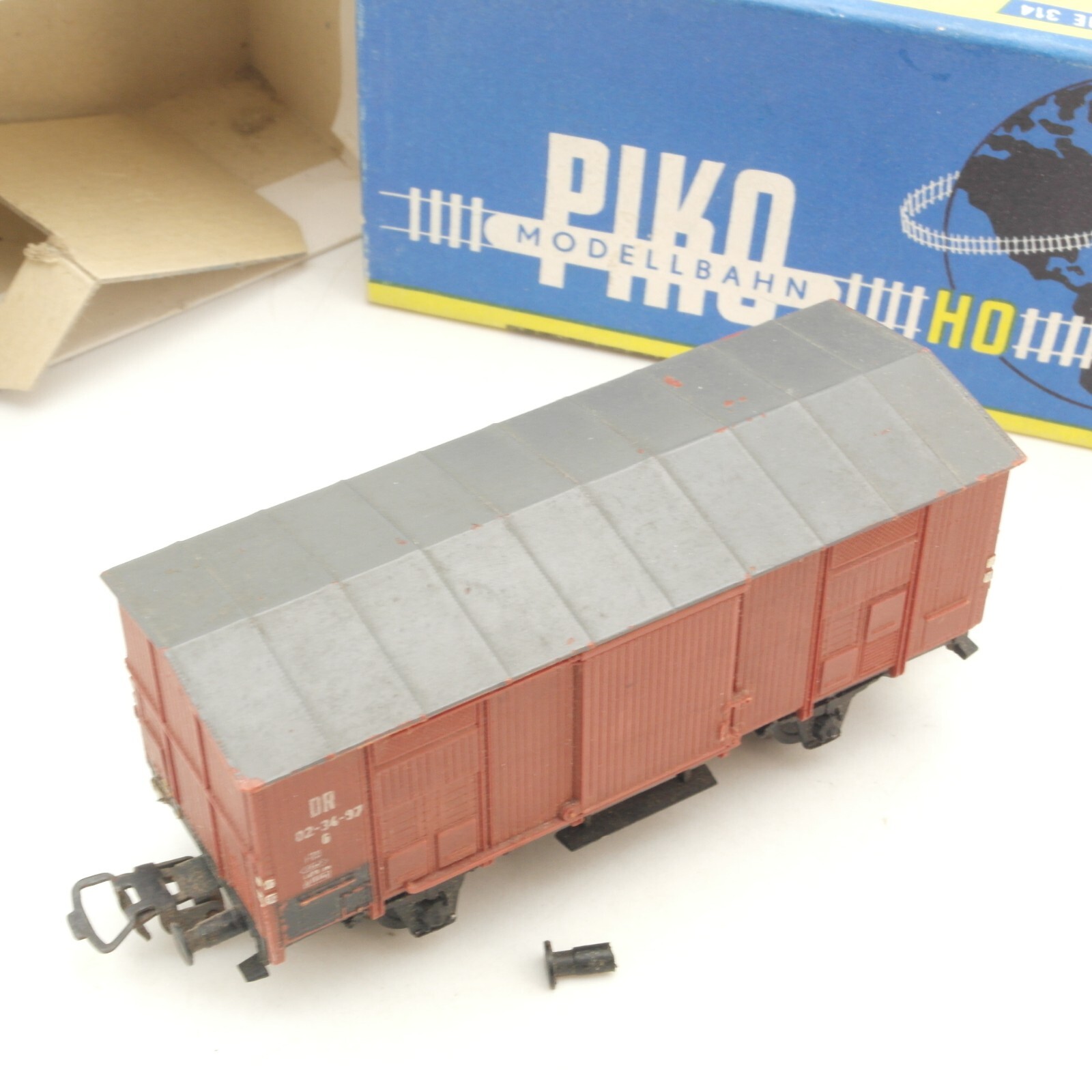 Piko H0 gedeckter Güterwagen 02-34-97 der DR in EVP RG9679 – Bild 4