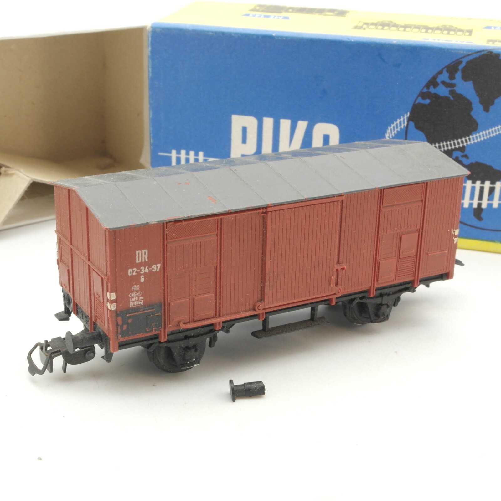 Piko H0 gedeckter Güterwagen 02-34-97 der DR in EVP RG9679