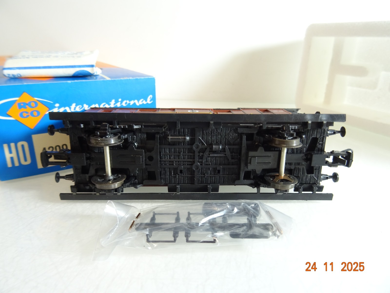 Roco H0 4209 Gepäckwagen Frankfurt P.4380 der K.P.E.V. in OVP RR4801 – Bild 4