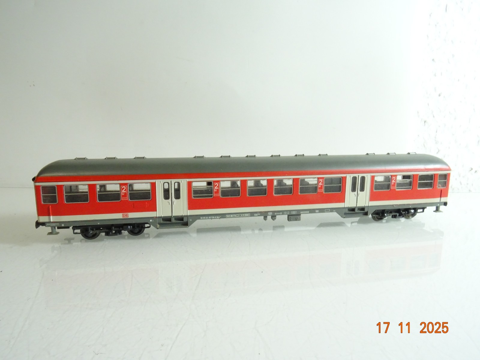 Roco H0 Personenwagen 2. Klasse 50 80 22-35 739-8 der DB RR4679 o. – Bild 3