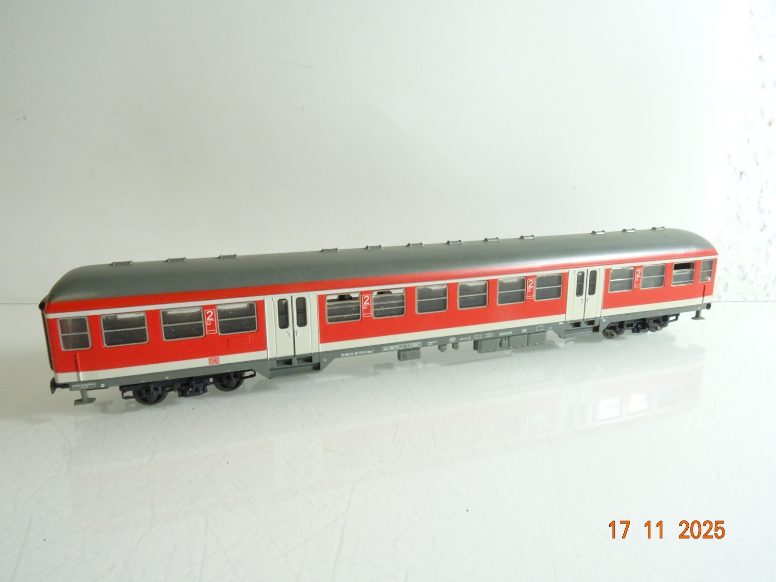 Roco H0 Personenwagen 2. Klasse 50 80 22-35 739-8 der DB RR4679 o.