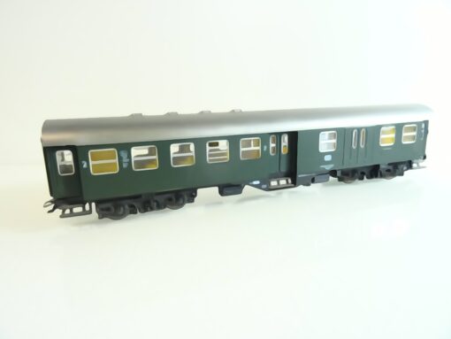 Roco H0 Personenwagen 2. Klasse 50 80 82-12 061-1 der DB RR2415 o.