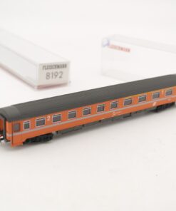 Roco N Personenwagen 1./2. Klasse 61 81 30-70 035-3 der ÖBB in EVP RR2144