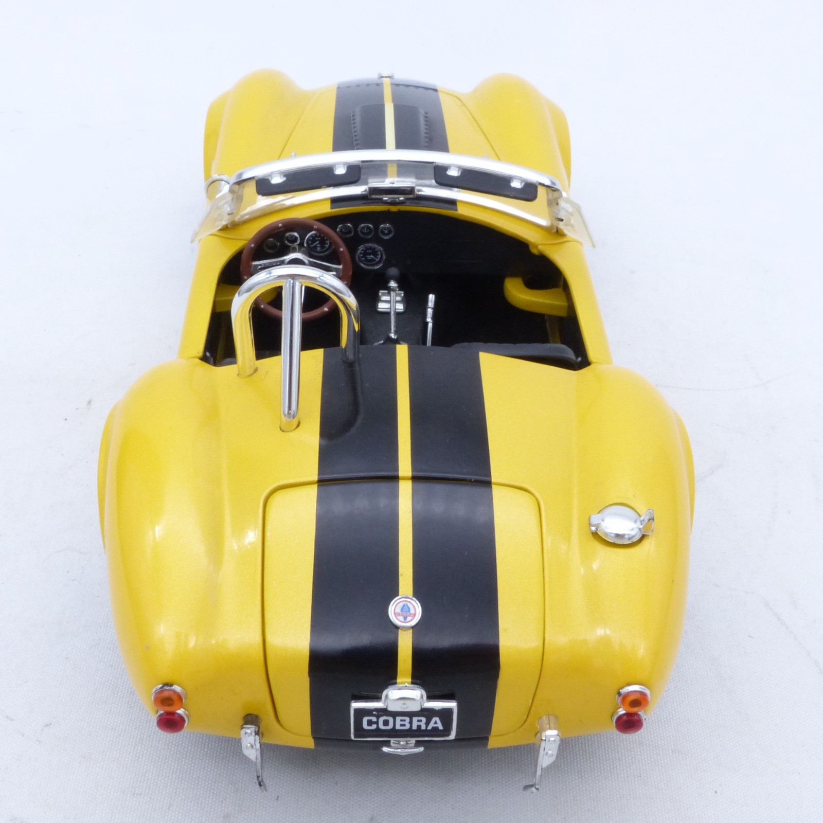 Shelby Collectibles Inc. 1:18 Shelby Cobra 427 S/C gelb/schwarz in Tüte o EX8441 – Bild 5