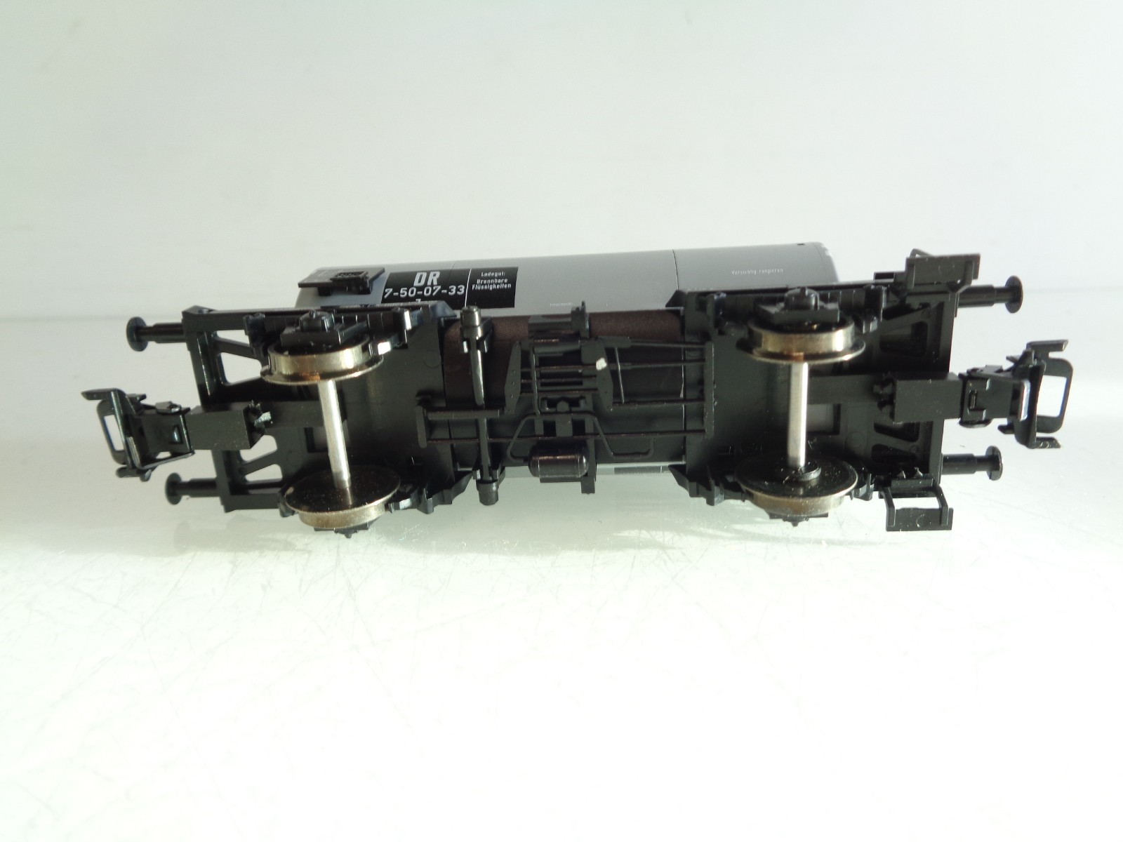 Spur H0 Kesselwagen 7-50-07-33 der DR RR4462 o. – Bild 4