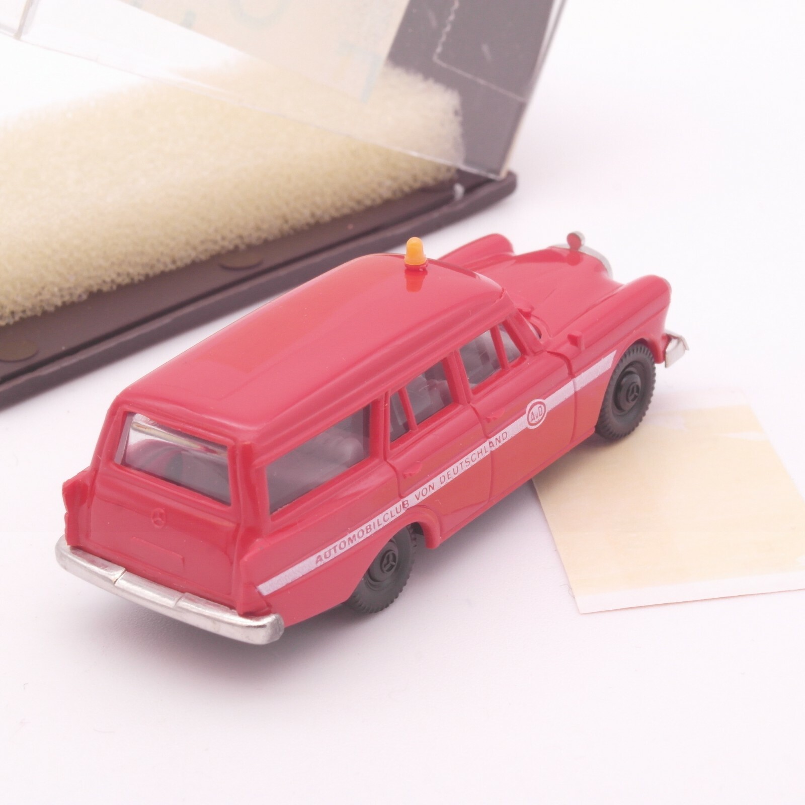 Brekina 1:87 1852 Mercedes 190 W 110 AvD in OVP RT969 – Bild 3