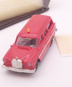 Brekina 1:87 1852 Mercedes 190 W 110 AvD in OVP RT969