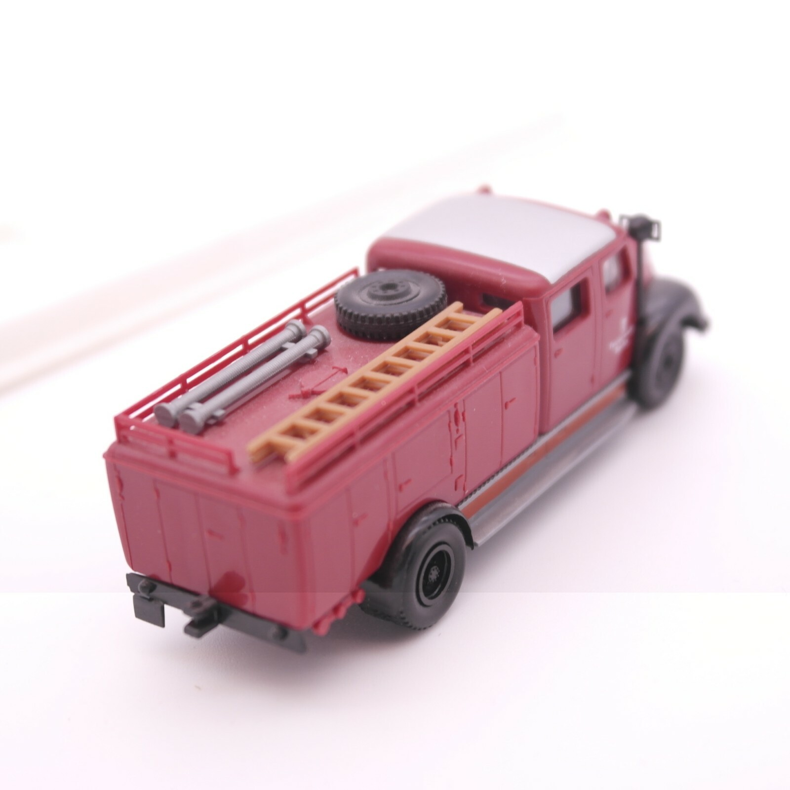 Brekina 1:87 Magirus Gerätewagen Feuerwehr Berlin in EVP RT781 – Bild 3