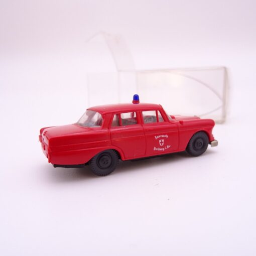 Brekina 1:87 Mercedes 190 Heckflosse Feuerwehr Freiburg in EVP QR3492 – Bild 3